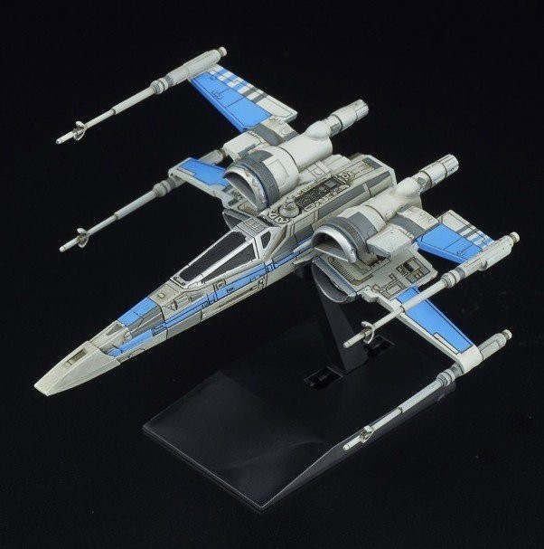 BND-2402704 Star Wars Blue Squadron Resistance X-Wing Fighter Bandai