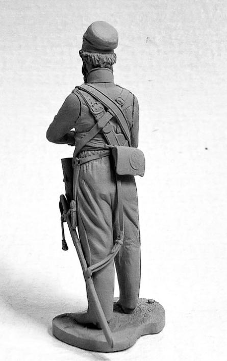 CHM-54373. Бомбардир (№3) орудийного расчета 6-фунтовой пушки конно-артиллерийских рот Донского казачьего войска, Россия 1809-16 гг. 54 мм. Материал - смола. Chronos Miniatures