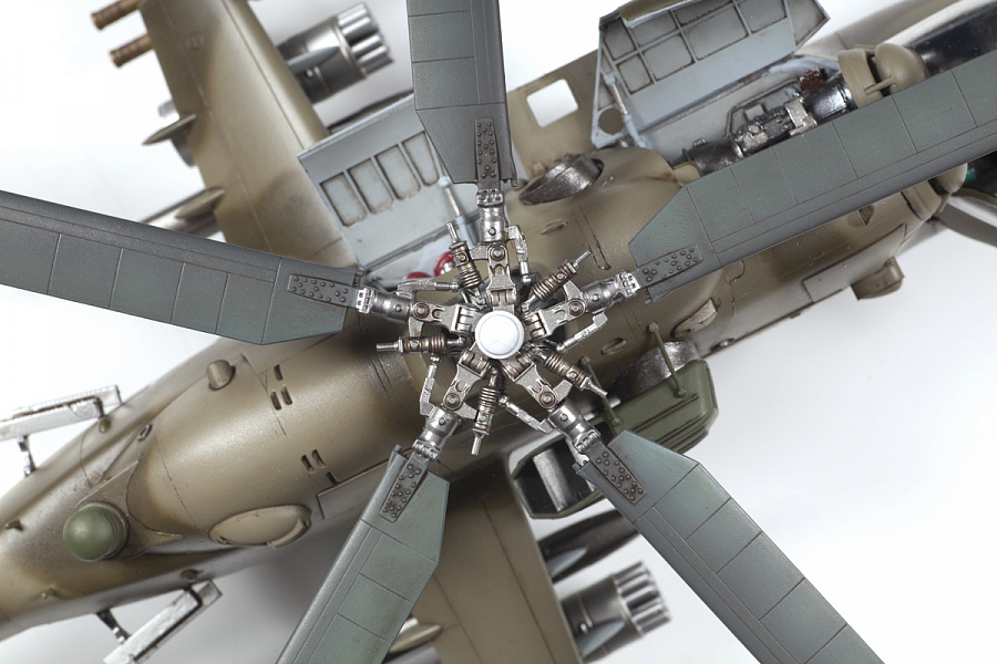 4823 Советский ударный вертолет Ми-24 В/ВП 1/48 Звезда