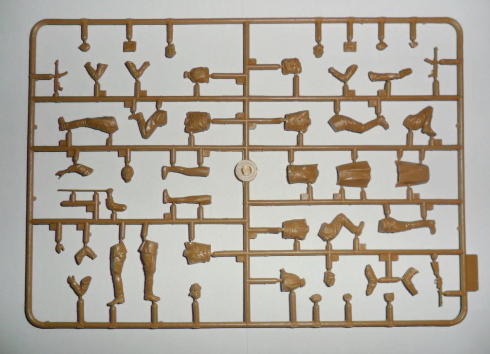 Набор фигурок 35635 Фигуры Советская мотопехота (1943-1945), (5 фигур) ICM