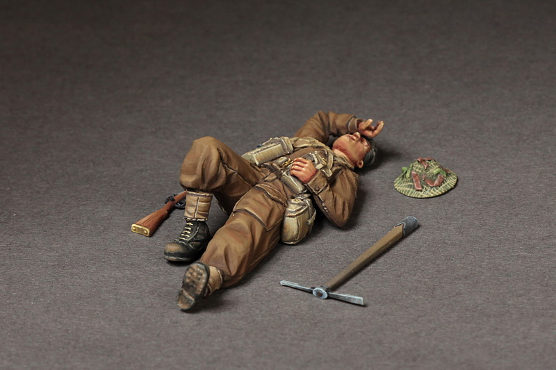 35134SOGA British infantryman at rest. SOGA Miniatures
