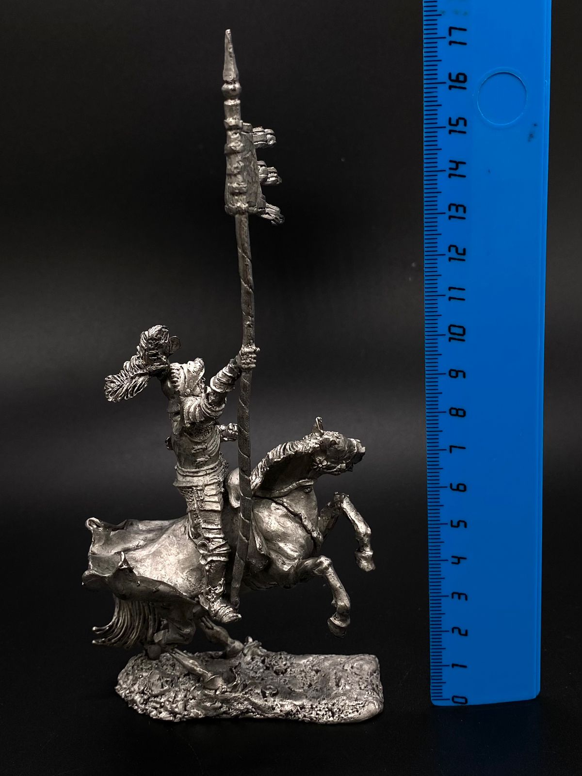 4092ТБ ВИМ, бургундский конный рыцарь-знаменосец Три Богатыря