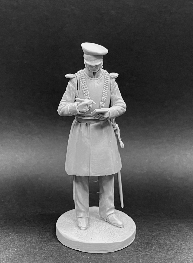 CHM-54331. Обер-офицер Лейб-Гвардии саперного батальона в кирасе для саперных работ, Россия 1815-16 гг. Материал - смола. Chronos Miniatures