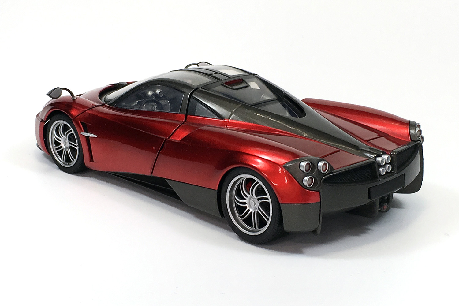 01091 Pagani Huayra [Overseas Edition] Aoshima