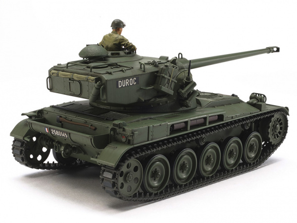 35349 Французский легкий танк AMX-13, с фигурой командира Tamiya
