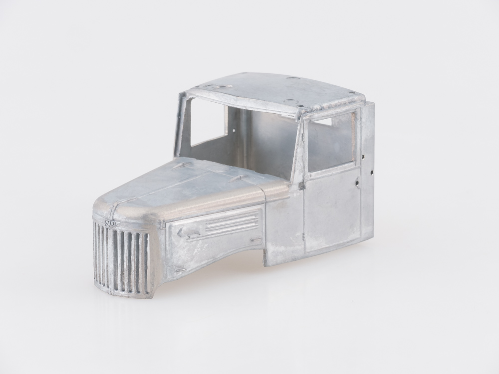 1335AVD Сборная модель Маз-200 Кунг AVD Models