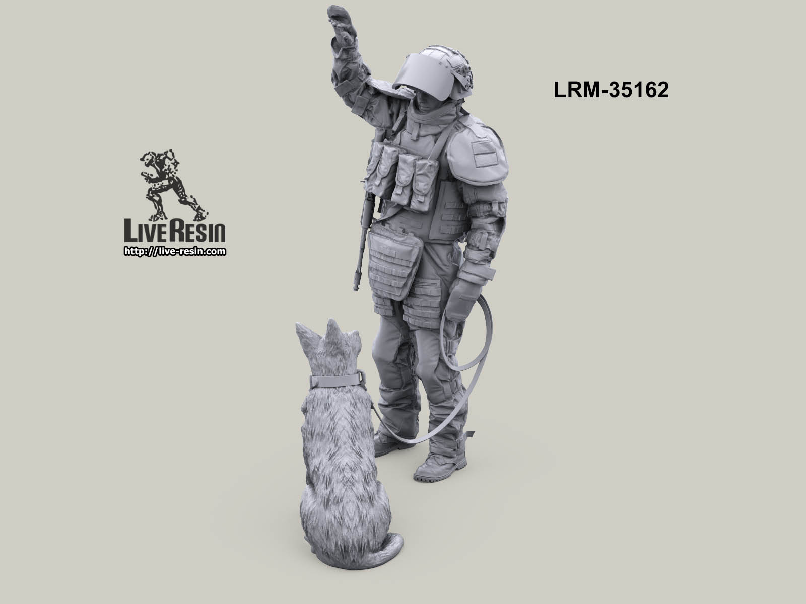 LRM35162 Современный Российский сапер в тяжелом костюме разминирования со служебной собакой (Не для свободной продажи) Live Resin