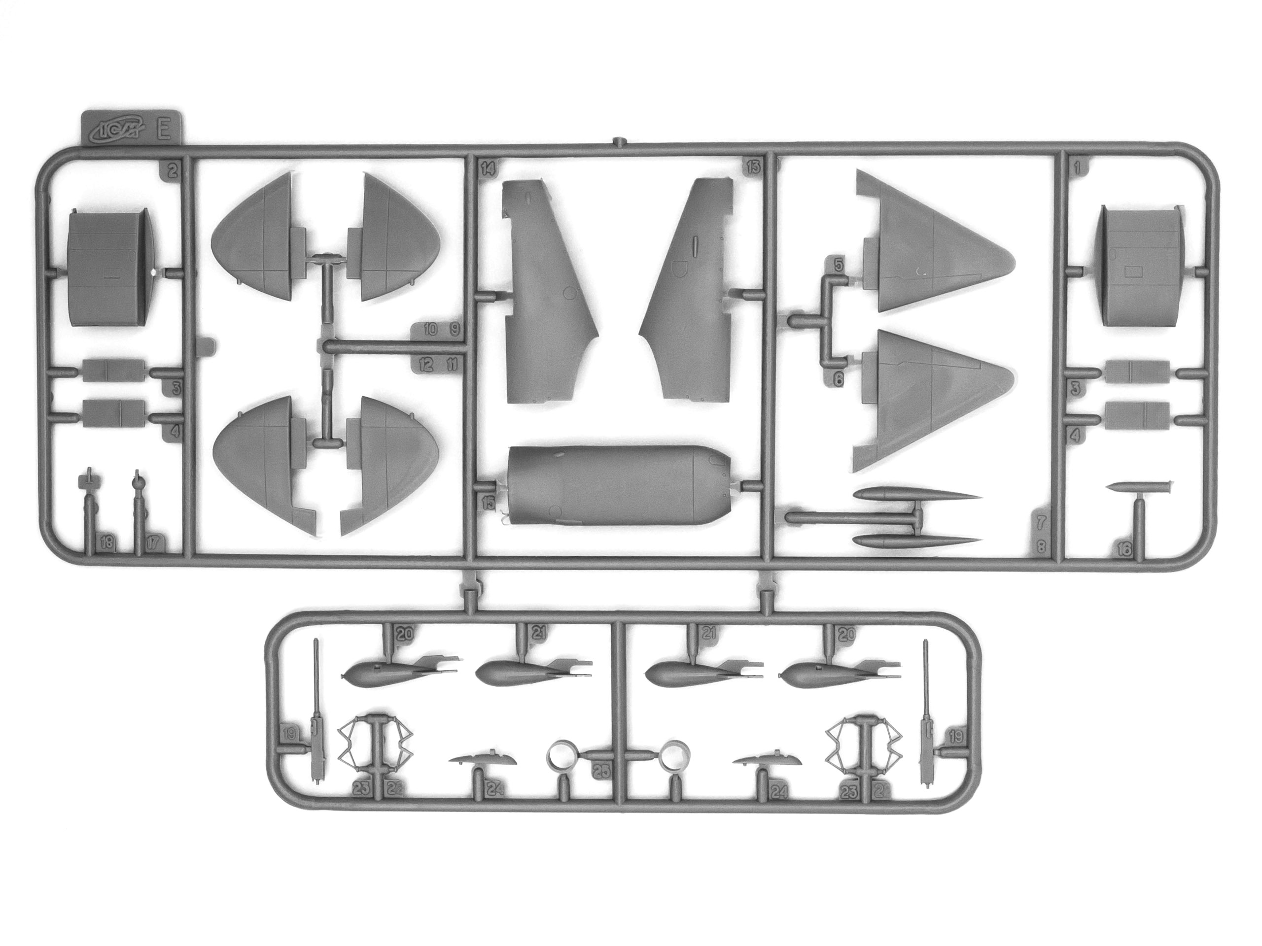 48065 Спитфайр Mк VIII, истребитель ВВС США ІІ Мировой войны ICM