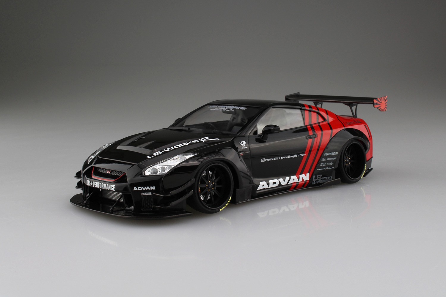 05592 Nissan GT-R R35 LB Works type 2 Ver.2 Aoshima