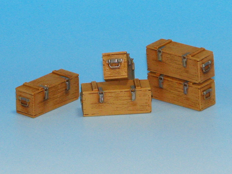 E-014 Дополнения для моделей Wooden ammo boxes for 5 cm, Kw.K.39  (PzKpfw III) Set contains following elements in 1/35 scale: 5 resin parts.