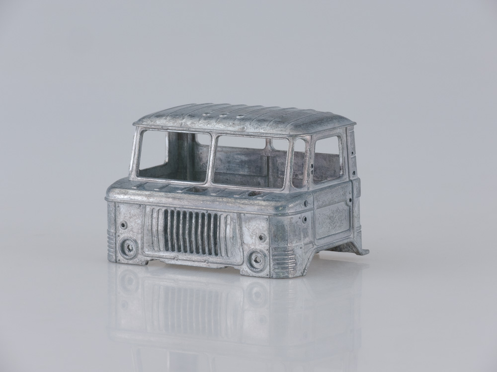 1007KIT Сборная модель Горьковский грузовик - 66 Шишига 4х4 AVD Models