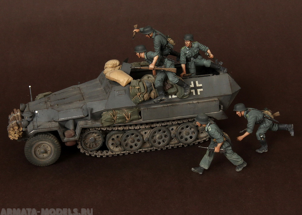 SOGA-9 German Panzergrenadiers in  battle. WW II SOGA Miniatures