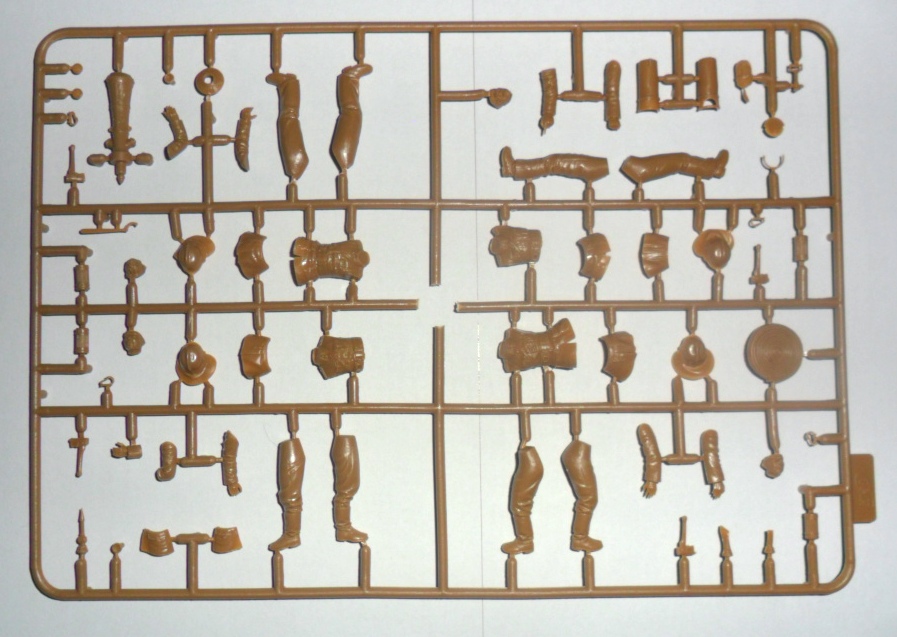 35528 Пожарная машина L1500S LLG с германскими пожарными ICM