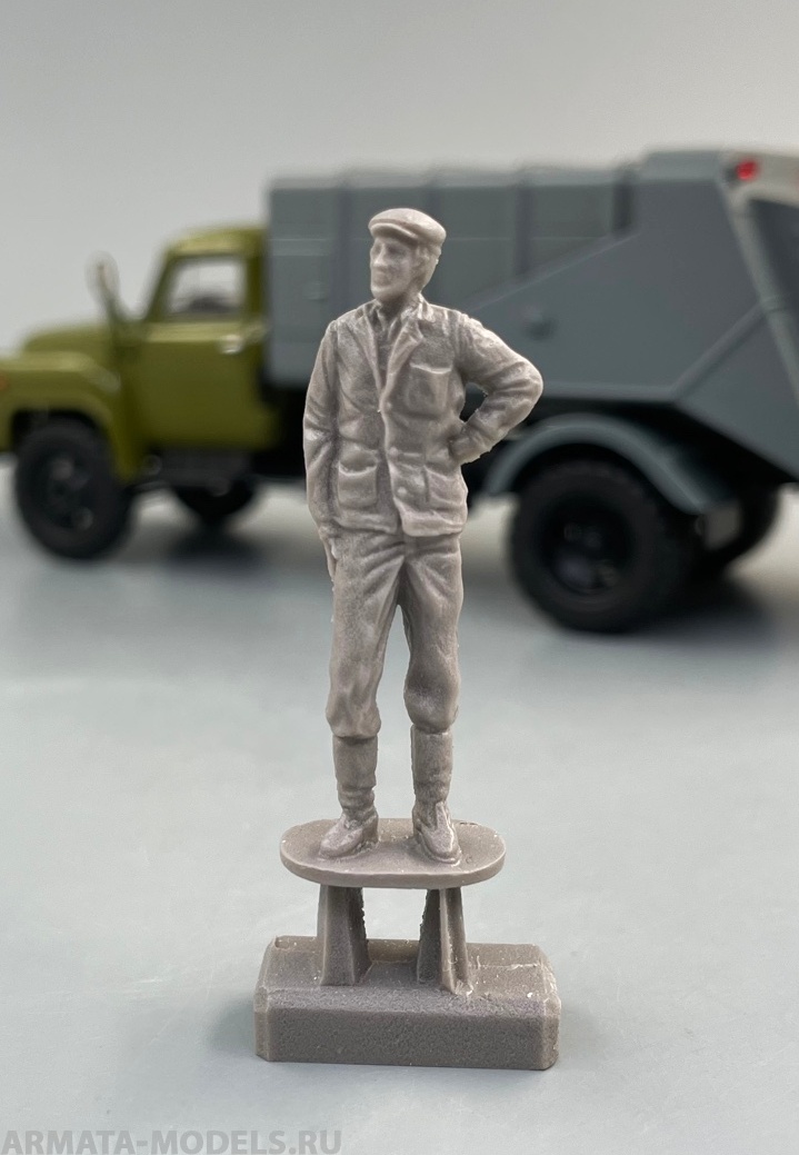 AVA43002 Фигурка Водитель СССР №2 AVART ARHIVE