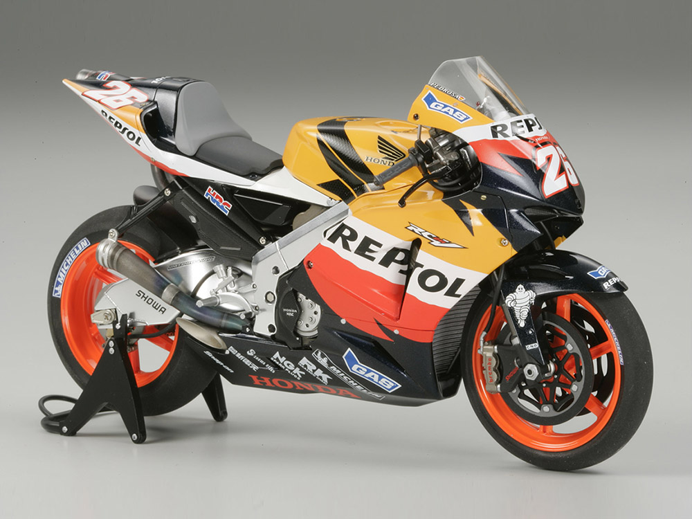 14106 Repsol RC211V 06 Tamiya
