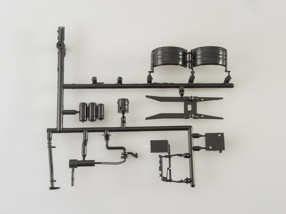 1177KIT Сборная модель МАЗ-6422 седельный тягач, поздний AVD Models