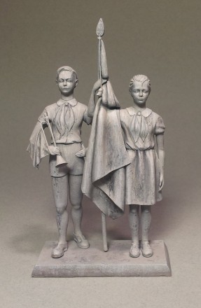 ARM35207 Скульптура Пионеры ARMOR35