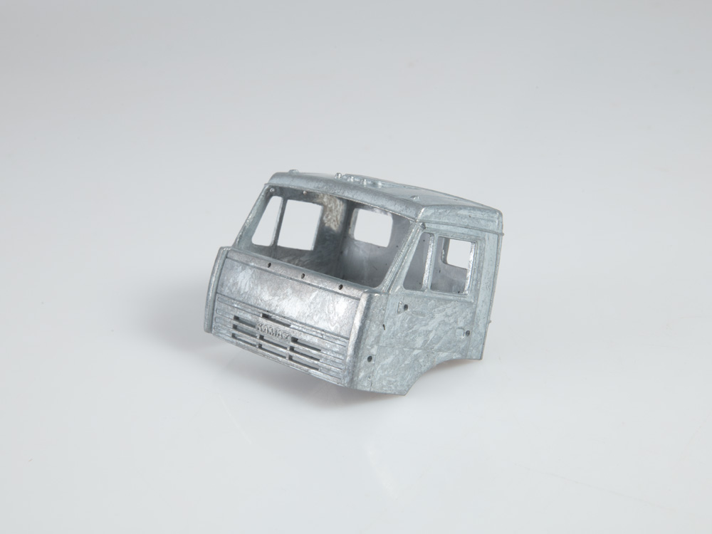 1447AVD Сборная модель КАМАЗ-6522 самосвал AVD Models