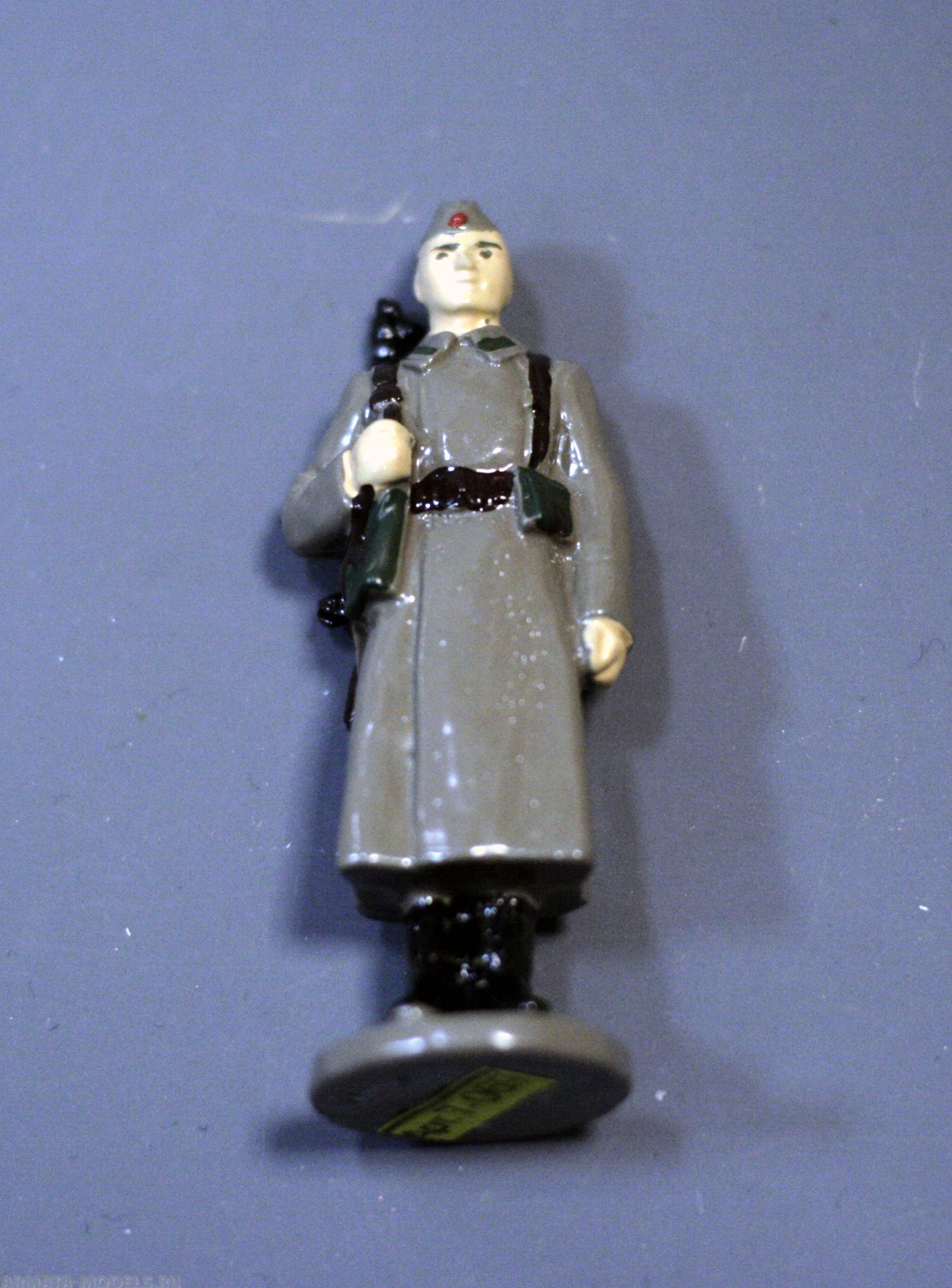 7-069 окрашеная фигура Солдат в пилотке. Зима. СА-75 Солдатики "Ура"