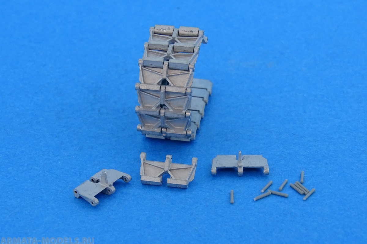 MTL-35105 Tracks for M18 “Hellcat”