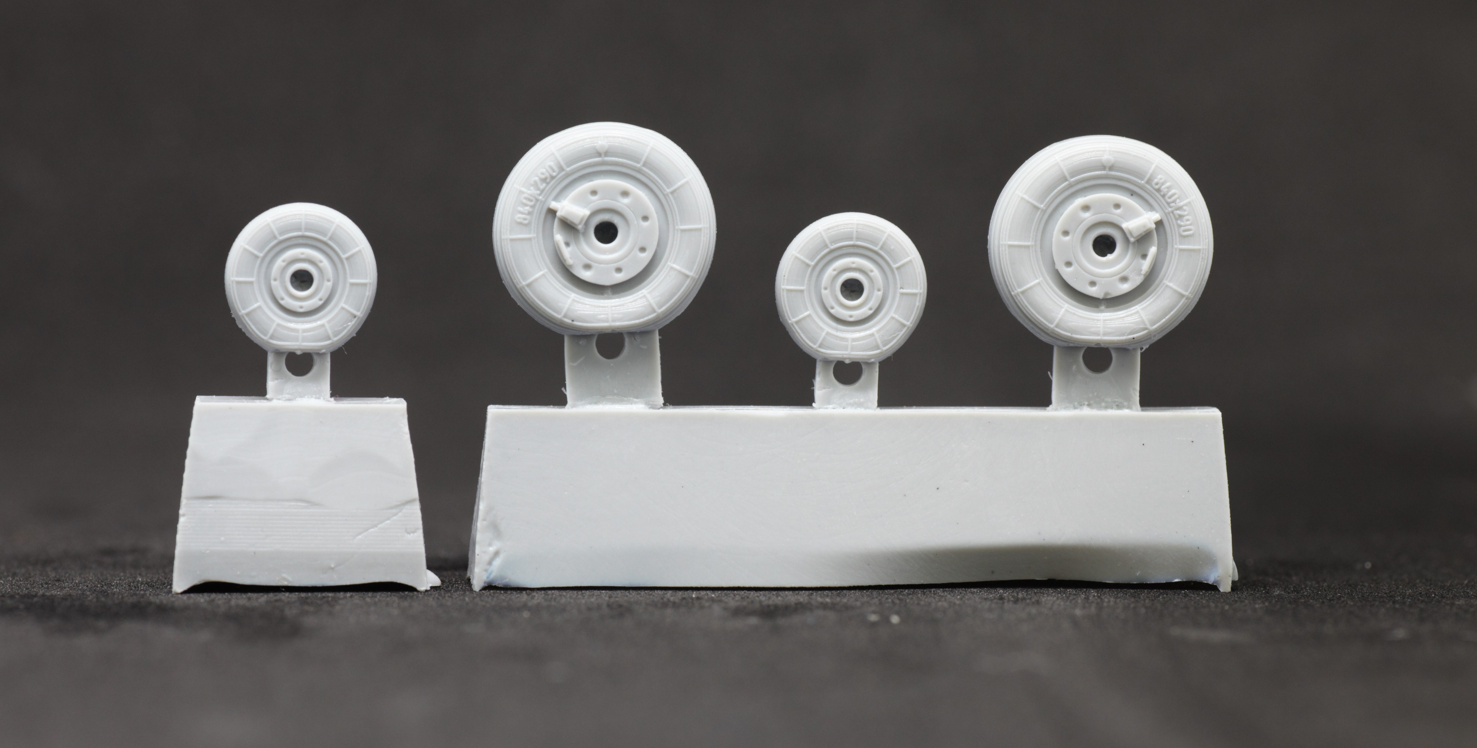 AM7211 Колеса под нагрузкой Миг-29 (9-13)