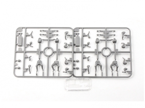 32577T Советский полуторатонный грузовик с фигурой водителя и четырьмя бойцами. Tamiya