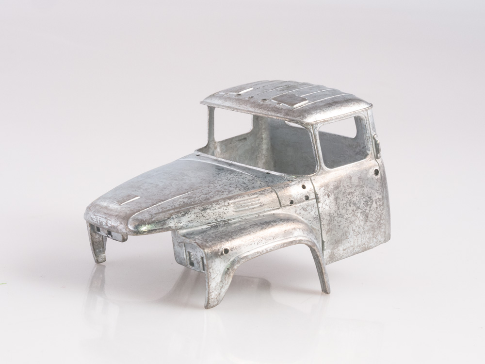 1364AVD Сборная модель Загрузчик сеялок автомобильный ЗСА-7 (133ГЯ) AVD Models