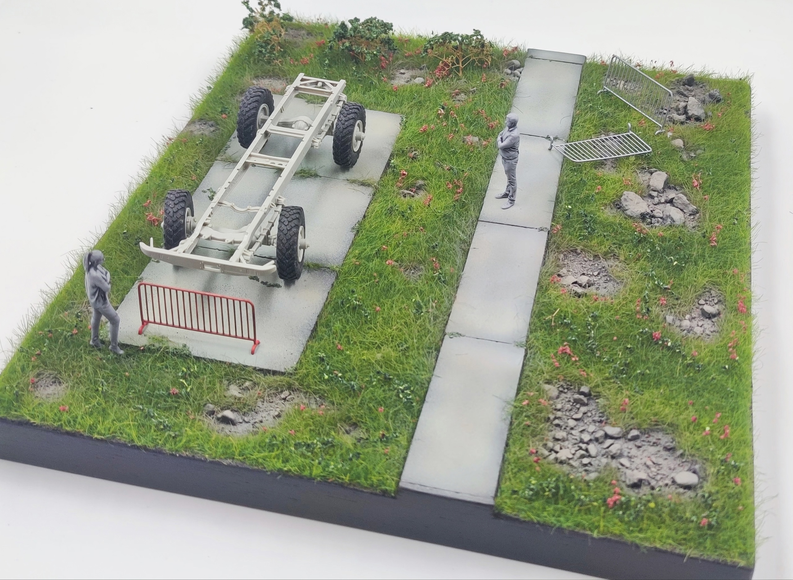 HE-35216 Миниатюра "гражданские осматривают" Hobby Expert