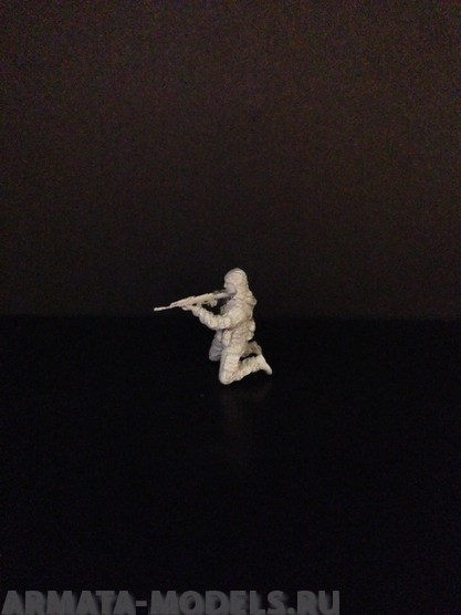 5005ТБ Боец на коленях с автоматом Три Богатыря