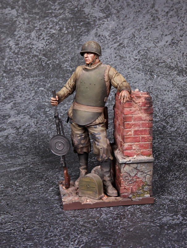 3010SOGA Пулемётчик   штурмовой инженерно-сапёрной бригады. 1943-45г. SOGA Miniatures