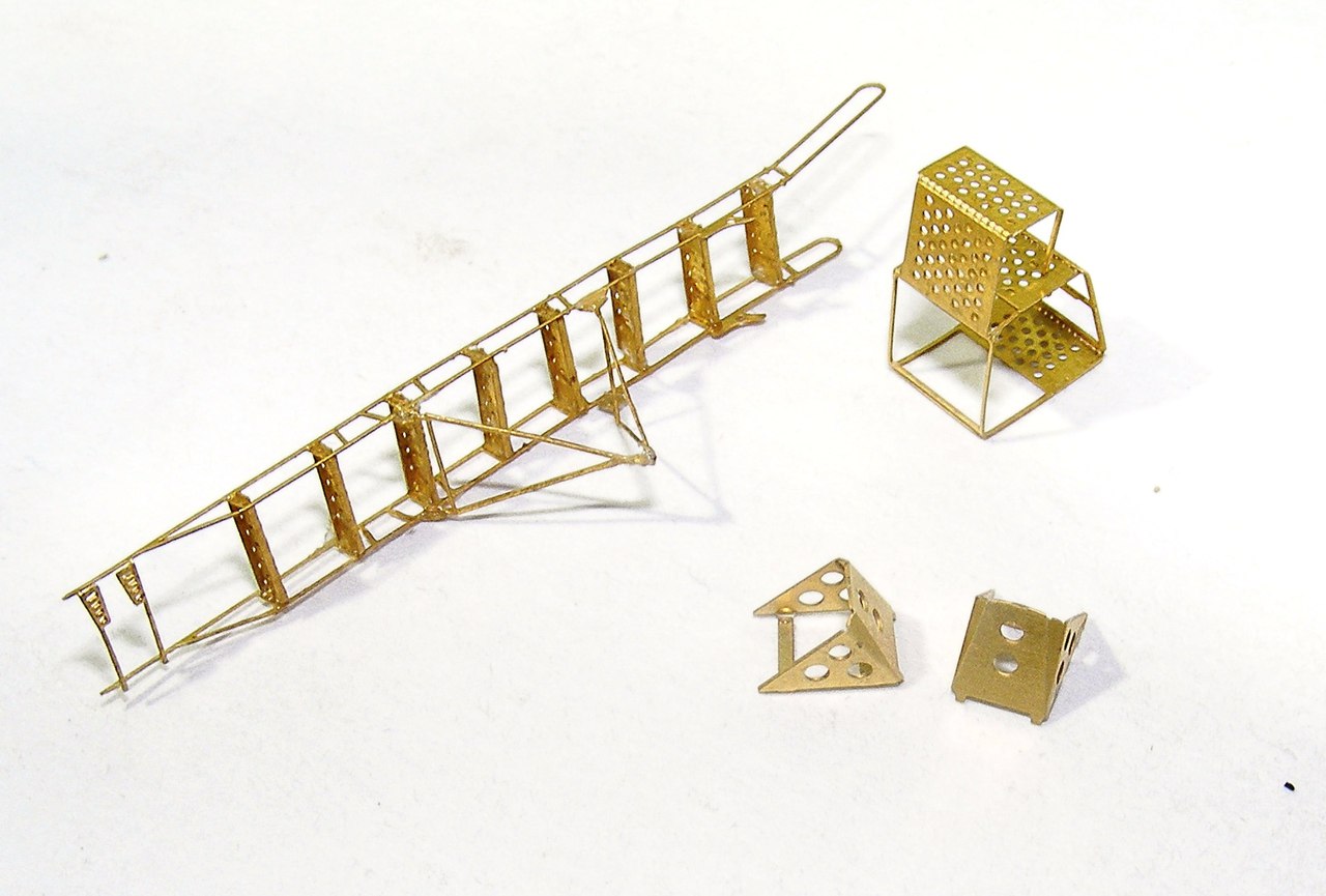 072215 Лестница и упорные колодки Су-33 (1:72)