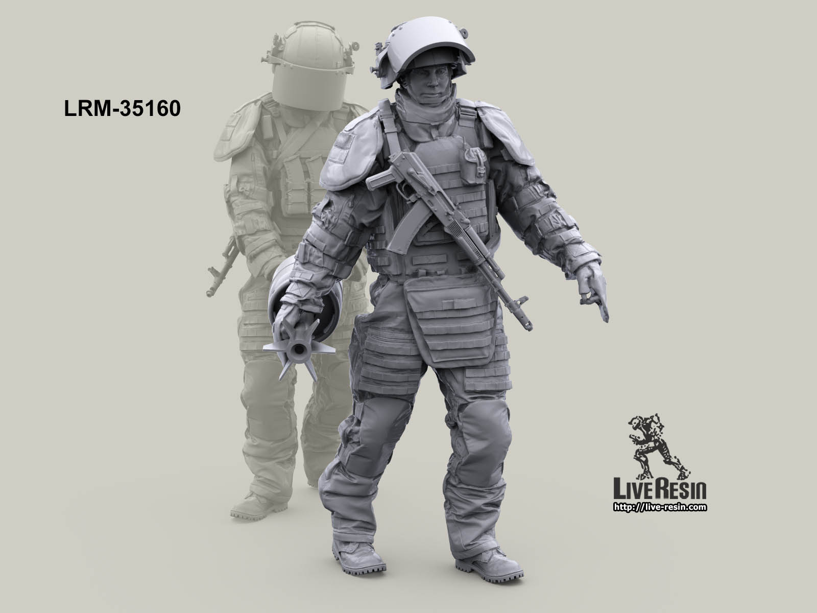 LRM35160 Современный Российский сапер в тяжелом костюме разминирования переносит обезвреженный самодельный снаряд-1 (Не для свободной продажи) Live Resin