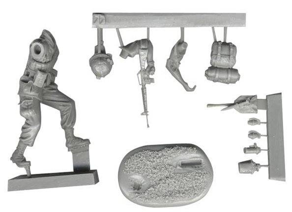FL35044 US 25th Infantry Division Advancing with M-16 First Legion