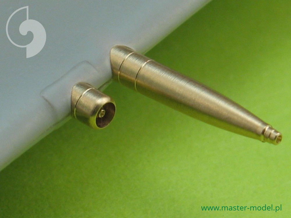 AM-72-006 Набор вооружения для поздних Spitfire крыло тип Е, пушки Hispano 20мм и Browning 12,7мм два варианта