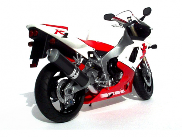 14073 Yamaha YZF-R1 Tamiya