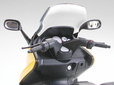 24256T 1/24 Yamaha TMAX скутер с фигурой Tamiya