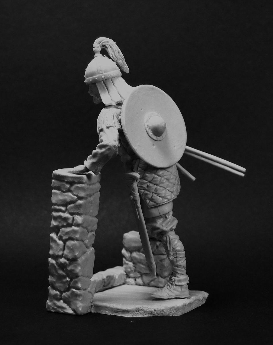 CHM-54042(M). Византийский легковооруженный воин, 10-11 века. 54 mm. Материал - белый металл. Chronos Miniatures