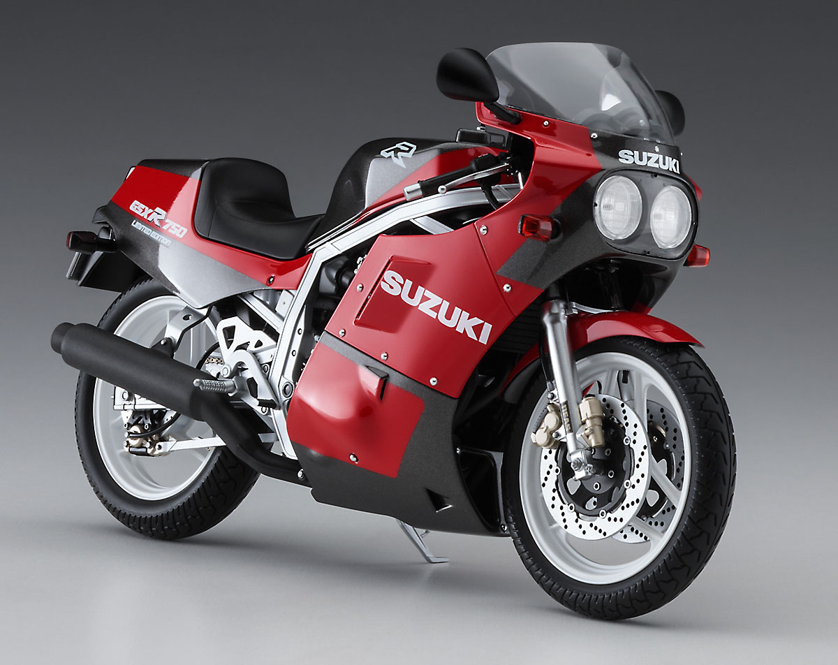 21730-Мотоцикл SUZUKI GSX-R750R Hasegawa