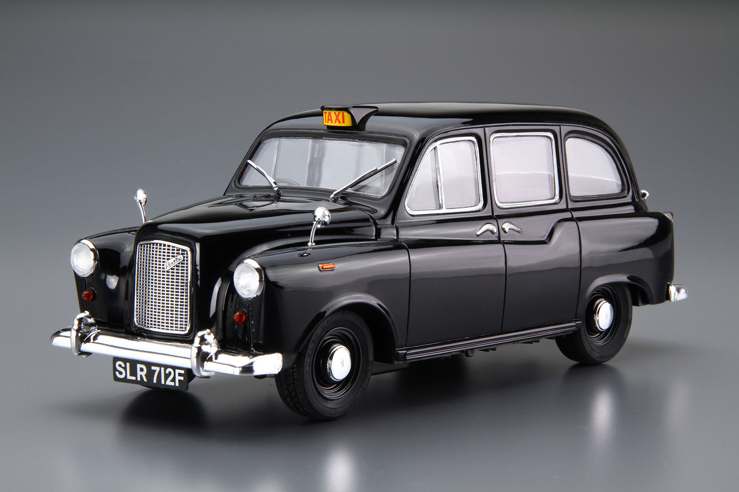 05487 FX-4 London Black Cab ’68 Aoshima
