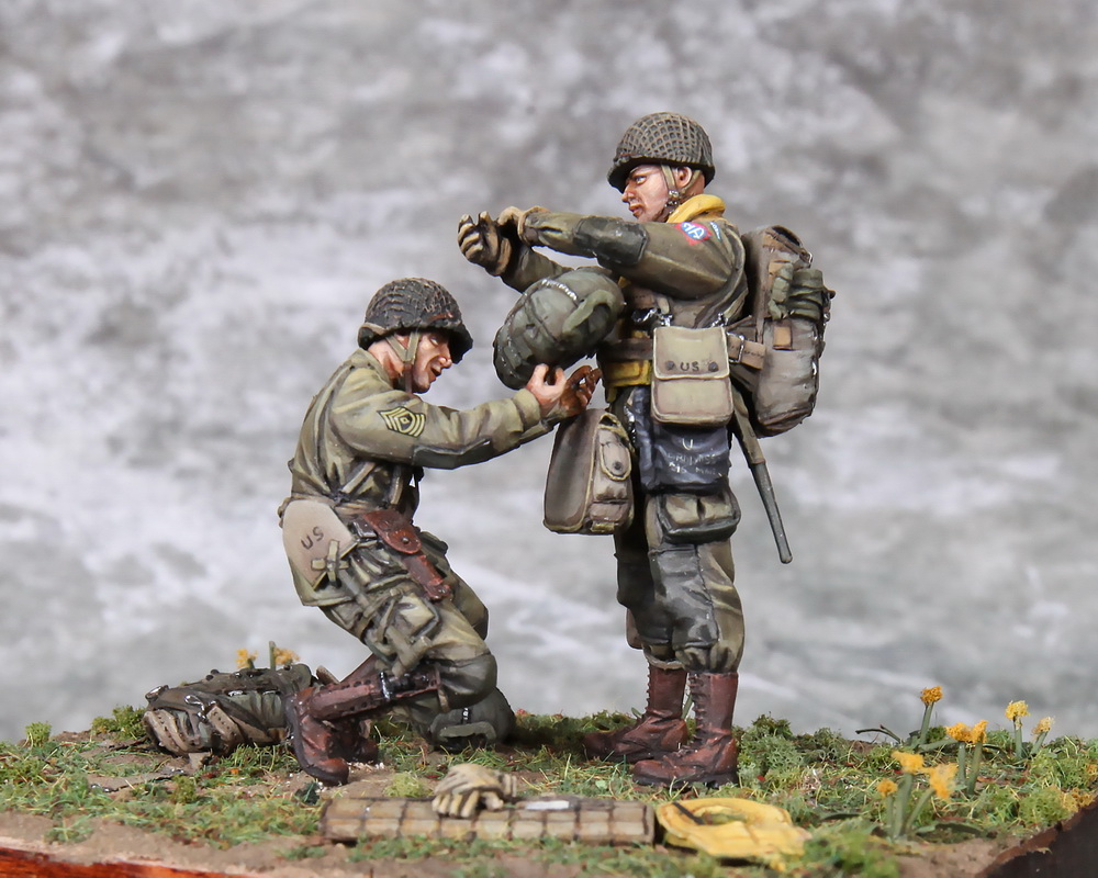 35185SOGA Major and First Sergeant  U.S. Army Airborne. D-Days.1944. SOGA Miniatures