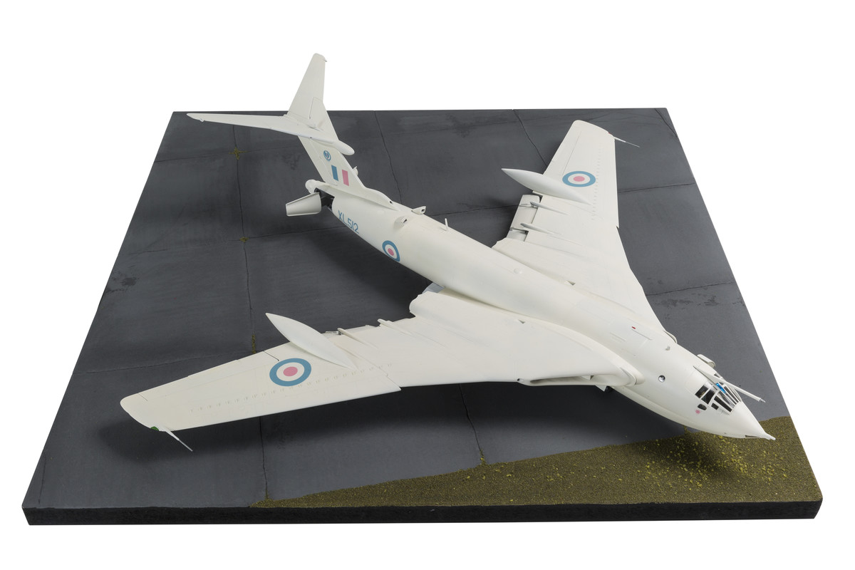 A12008 Самолет Handley Page Victor B.2 1/72 Airfix