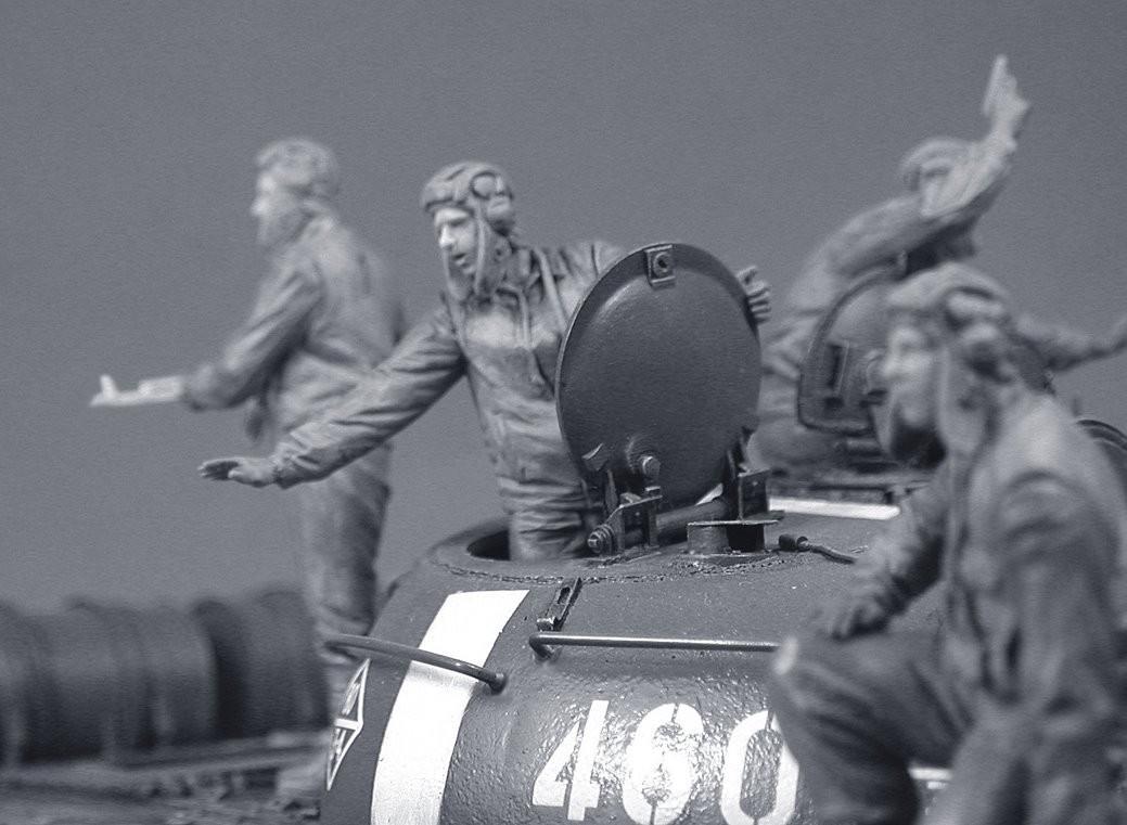 T35224 Серия железный занавес. Советские танкисты (2) Tank