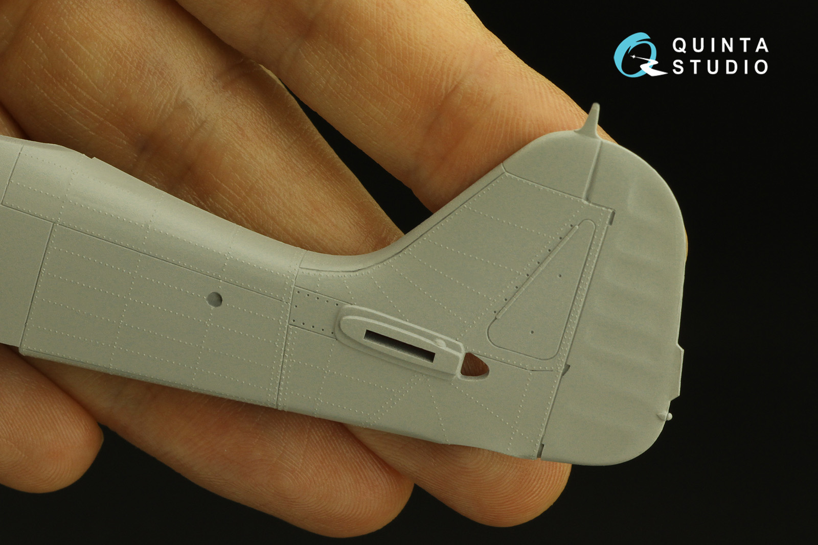 QRV-015 Одиночные клепочные ряды (размер клепки 0.10 mm, интервал 0.4 mm), цвет белый