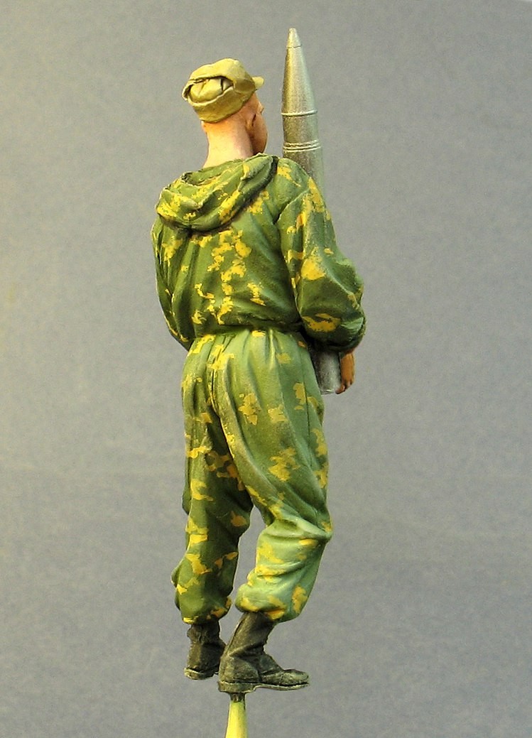 T35204 Советские танкисты со 115 мм снарядами (Афганистан) Tank