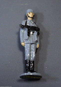 7-013 окрашеная фигура Немецкий пехотинец