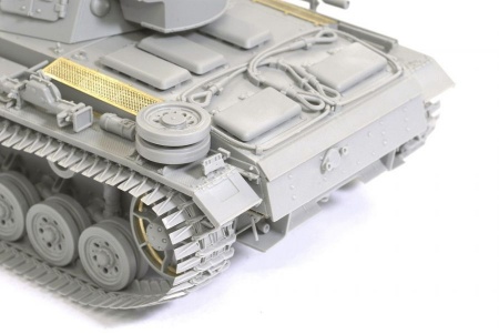 6606Д Танк Pz.Kpfw.Ill Ausf.N s.Pz.Abt.502 (зимняя версия) Ленинград 1943  Dragon