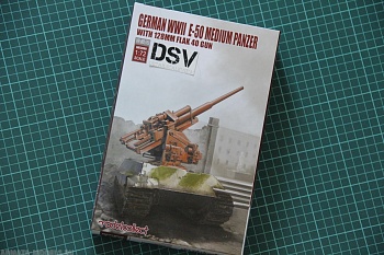 UA72099 German WWII E-50 Medium Panzer with 128mm Flak 40 Gun