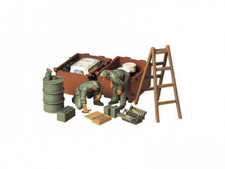 Набор фигурок 35180T Немецкие механики (2 фигуры солдат), меняющие двигатель 700 л.с. на танках TIGER или PANTHER  Tamiya