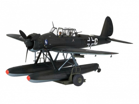 37006 ARADO AR. 196A, с двумя фигурами пилотов Tamiya